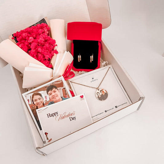 GIFT SET❤️Portrait Necklace + Promise Ring w/ mini Bouquet